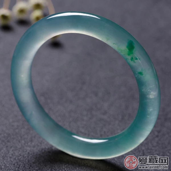 玻璃种翡翠价格贵吗,由哪些方面决定? 玻璃种翡翠价格贵吗,由哪些方面决定?