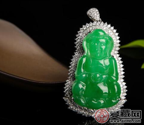 翡翠和玉哪个值钱?翡翠和玉的区别 翡翠和玉哪个值钱?翡翠和玉的区别