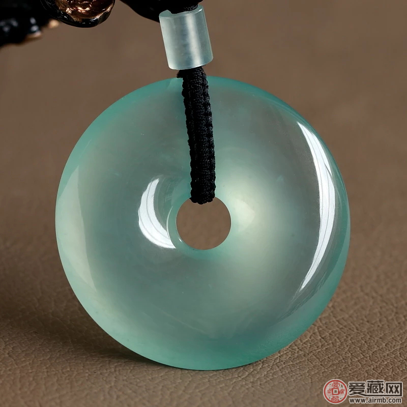 想要做翡翠真假辨别,还得掌握这几招 想要做翡翠真假辨别,还得掌握这几招