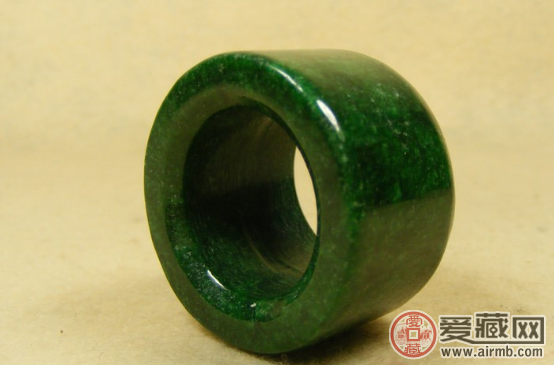 简单介绍铁龙生翡翠功效,以及与干青种翡翠的区别 简单介绍铁龙生翡翠功效,以及与干青种翡翠的区别