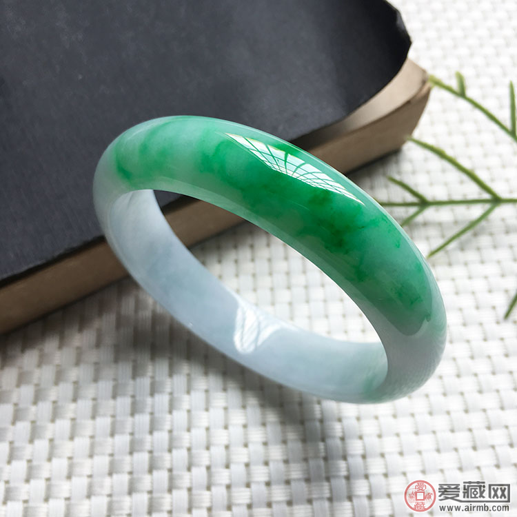 玻璃种翡翠和水沫子如何区别? 玻璃种翡翠和水沫子如何区别?