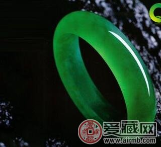 翡翠手镯为什么这么贵 翡翠手镯为什么这么贵