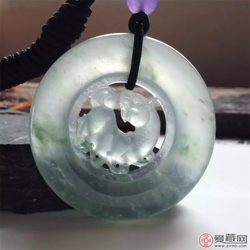 喜欢翡翠首饰的朋友,翡翠有哪些功效你了解多少? 喜欢翡翠首饰的朋友,翡翠有哪些功效你了解多少?