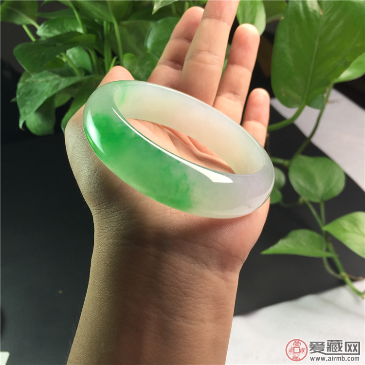 影响冰糯种翡翠多少钱的原因有哪些呢? 影响冰糯种翡翠多少钱的原因有哪些呢?