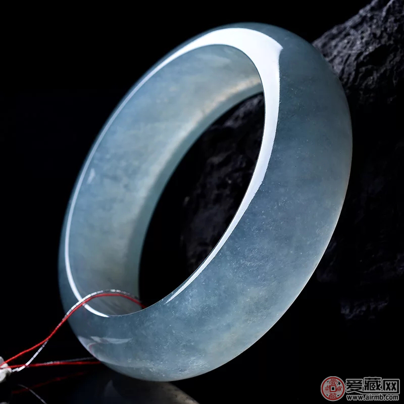 喜欢翡翠的朋友,你知道怎么辨别玻璃种翡翠真假 喜欢翡翠的朋友,你知道怎么辨别玻璃种翡翠真假