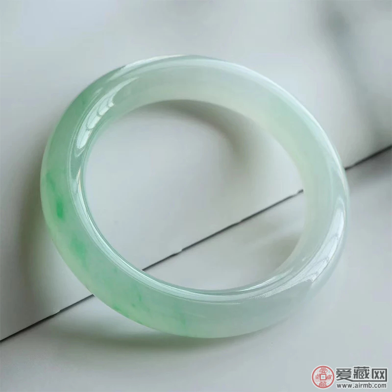 旅游景点卖的冰种翡翠价格贵吗 如何判断? 旅游景点卖的冰种翡翠价格贵吗 如何判断?