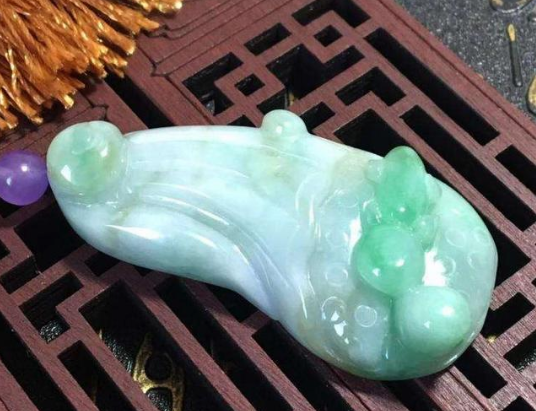 普通翡翠图片 普通翡翠图片及价格一般多少 普通翡翠图片 普通翡翠图片及价格一般多少