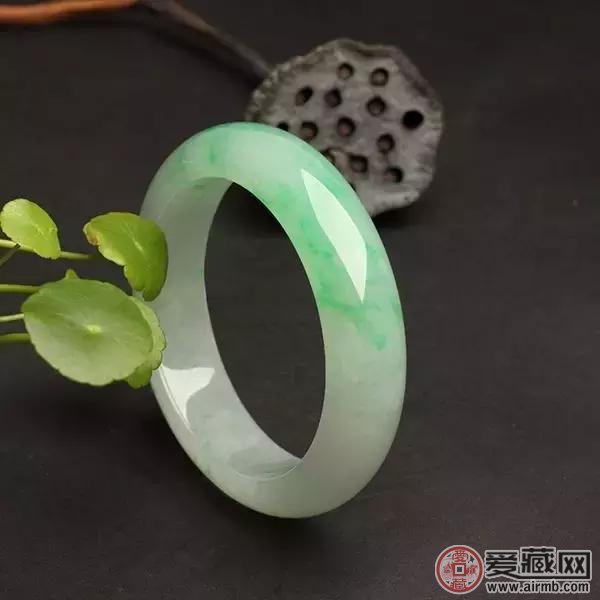 翡翠知识小讲堂:糯种翡翠功效你都了解吗 翡翠知识小讲堂:糯种翡翠功效你都了解吗