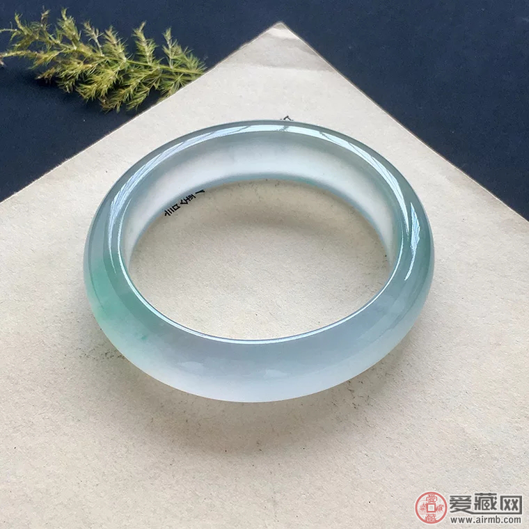 冰种翡翠的价格影响因素有哪些 冰种翡翠的价格影响因素有哪些