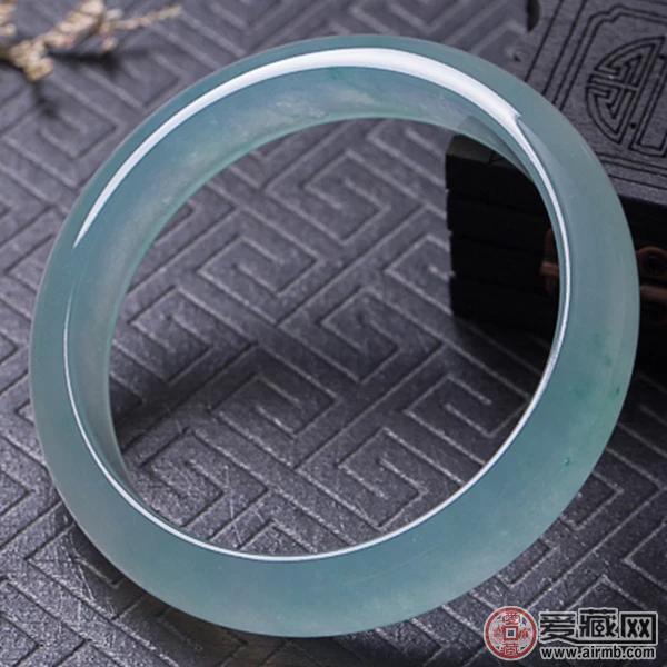 玻璃种翡翠的保养技巧有哪些 玻璃种翡翠的保养技巧有哪些
