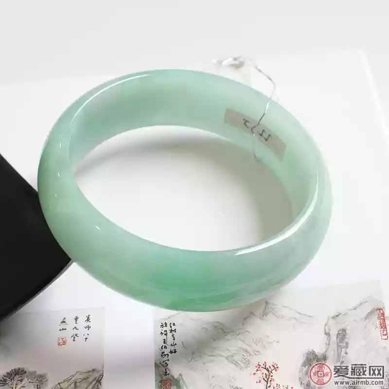 为什么有些豆种的翡翠价格比玻璃种的高呢?值得买吗 为什么有些豆种的翡翠价格比玻璃种的高呢?值得买吗