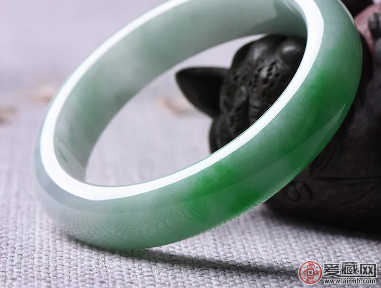 冰糯种翡翠的价格受哪些因素影响 冰糯种翡翠的价格受哪些因素影响