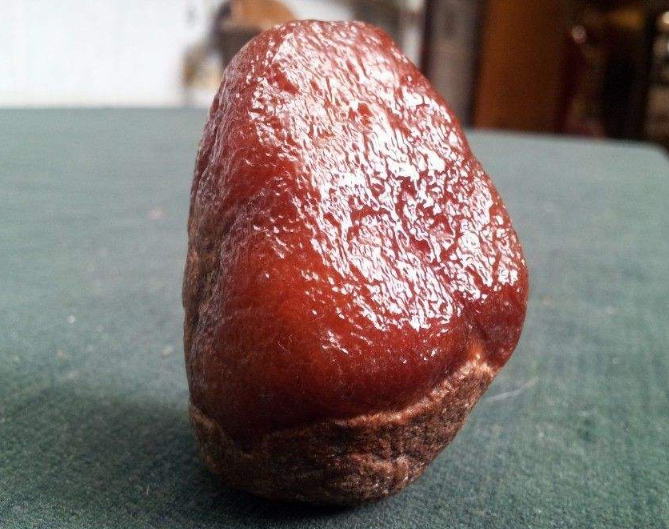 红色翡翠原石价格 红色翡翠原石一般多少钱 红色翡翠原石价格 红色翡翠原石一般多少钱