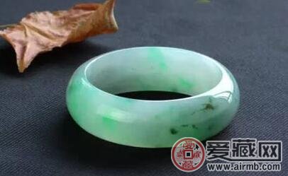 翡翠手镯摔断裂后怎么办? 翡翠手镯摔断裂后怎么办?