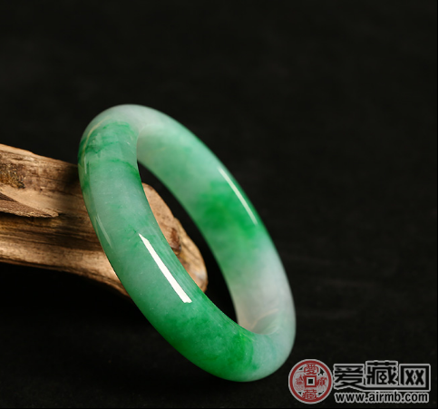 神奇的糯种翡翠多少钱呢? 神奇的糯种翡翠多少钱呢?