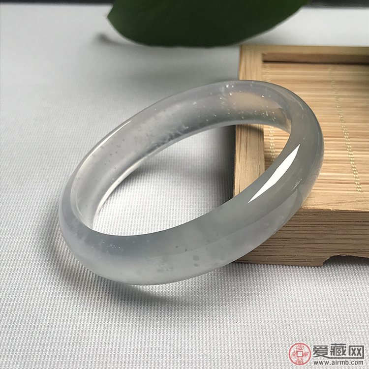 缅甸玻璃种翡翠价值高吗,值不值得收藏? 缅甸玻璃种翡翠价值高吗,值不值得收藏?