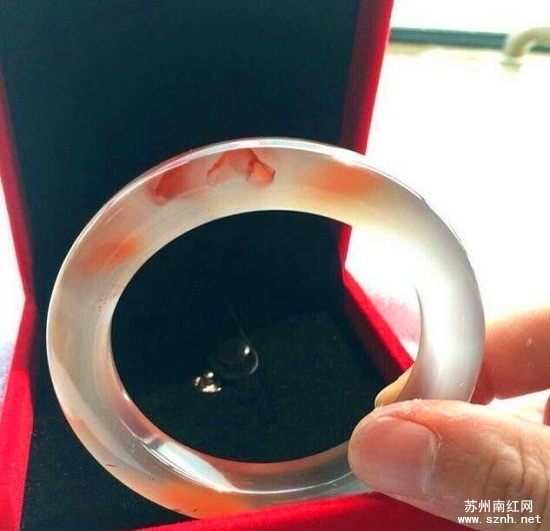 怎样挑选南红玛瑙手镯的颜色品种? 怎样挑选南红玛瑙手镯的颜色品种?