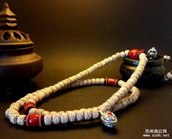 怎样鉴别真假南红星月菩提手串? 怎样鉴别真假南红星月菩提手串?
