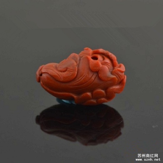 寓意财富的南红玛瑙白菜雕件 寓意财富的南红玛瑙白菜雕件