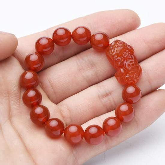 女人带玛瑙有什么好处 玛瑙佩戴的作用 女人带玛瑙有什么好处 玛瑙佩戴的作用
