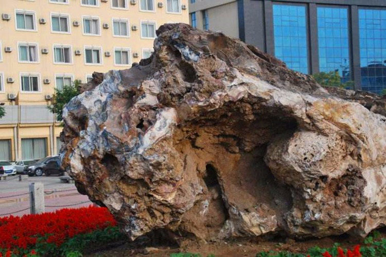 带皮玛瑙原石图片 玛瑙产地排名 带皮玛瑙原石图片 玛瑙产地排名