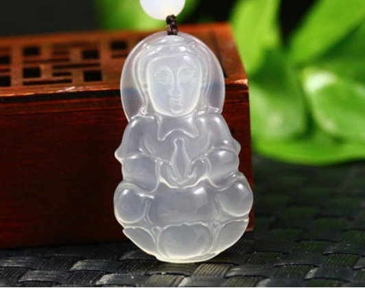 白冰玛瑙的功效与作用 有哪些好处 白冰玛瑙的功效与作用 有哪些好处